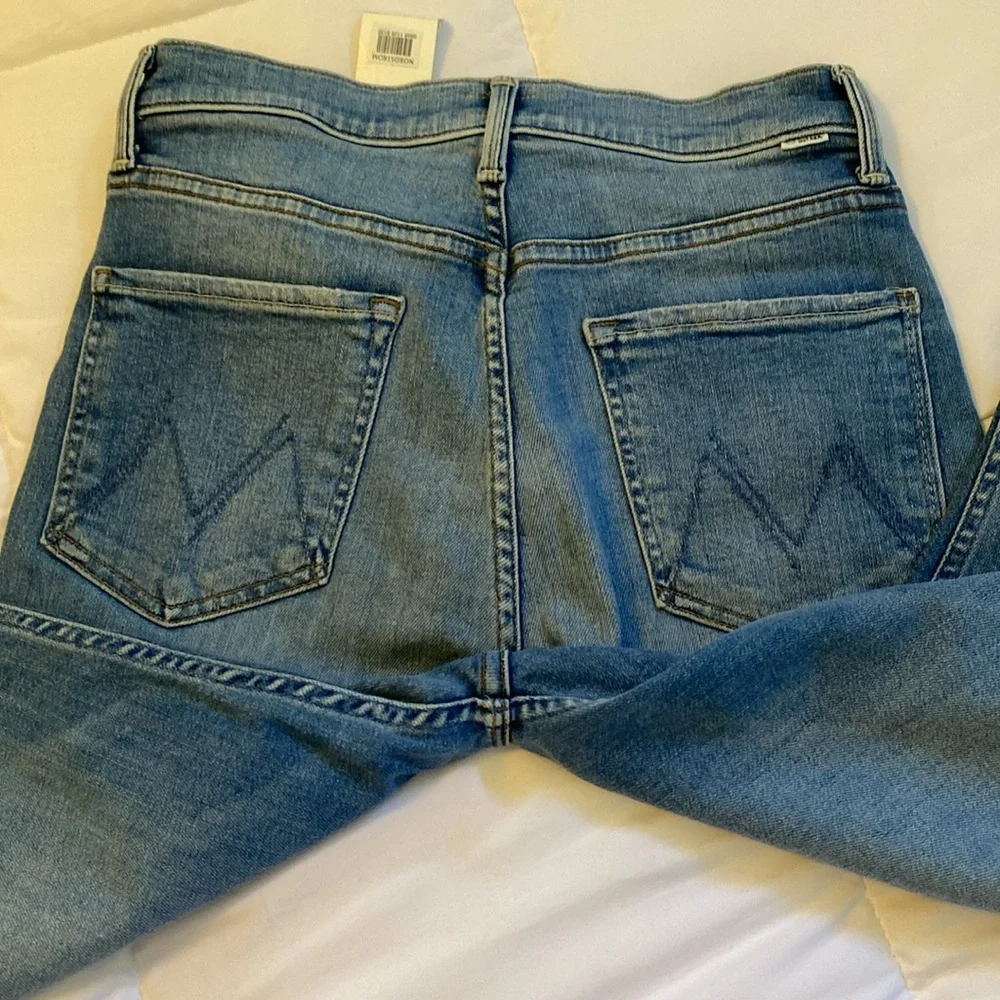Mother the Rider Ripped High Rise Ankle Jeans. Straight leg. Sz: 30 - Picture 13 of 14